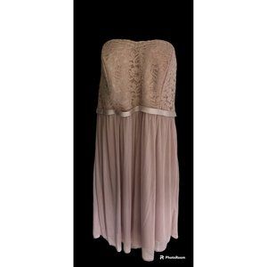 Elegant Lace Strapless Dress in Blush Pink